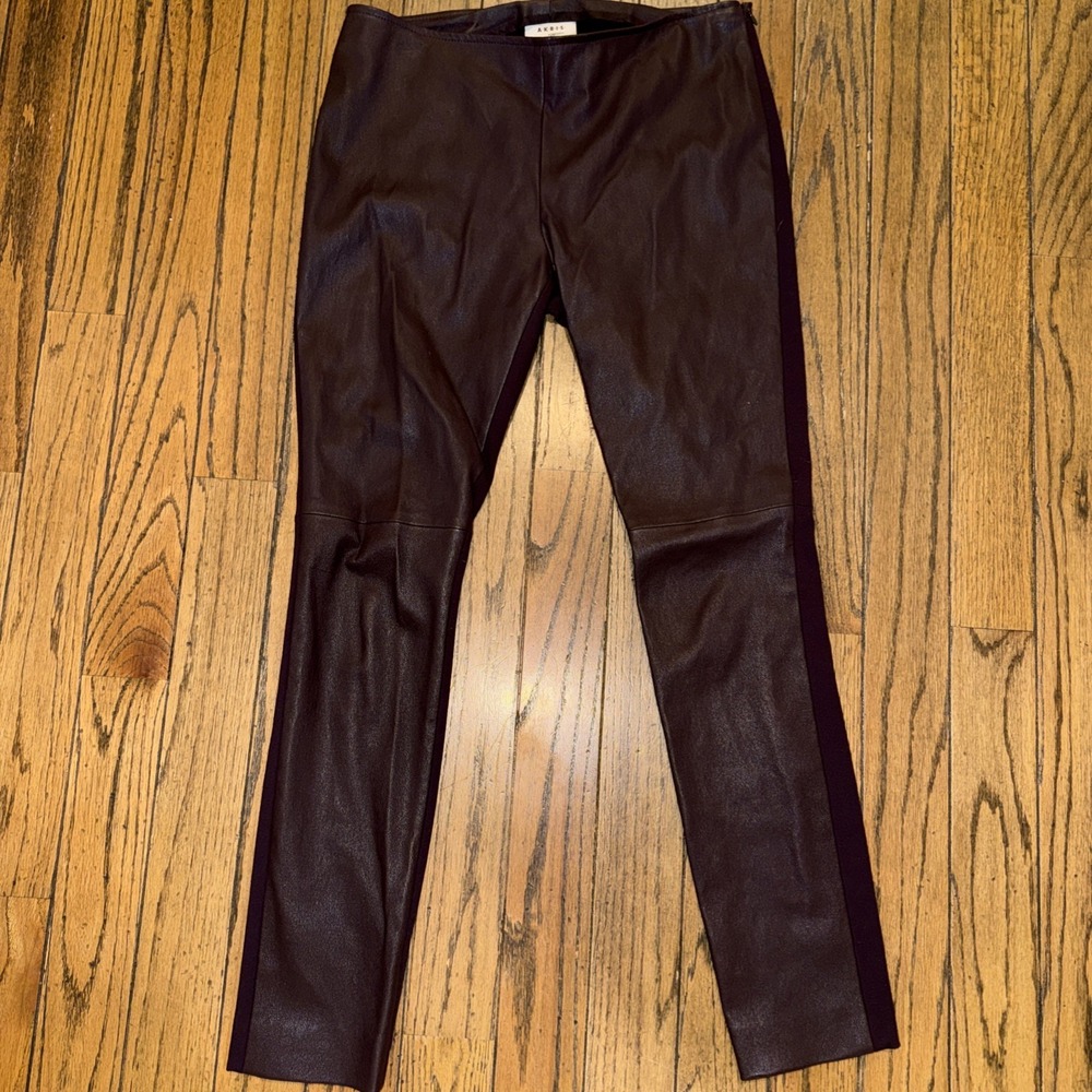 Akris Punto Women's Lamb Leather Front Side Zip Leggings Hot Pants Size 8 Brown